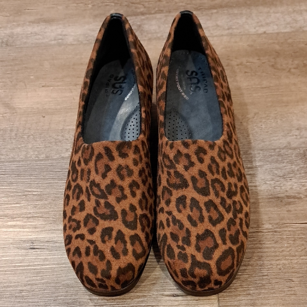 SAS Leopard Print Women's Flats NWOT